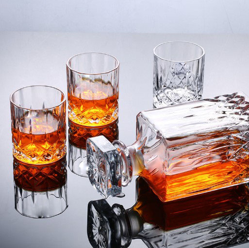 5-Piece Lead-Free Crystal Whiskey Decanter Set Scotch Carafe with 4 Old Fashioned Cocktail Glasses for Drinking
