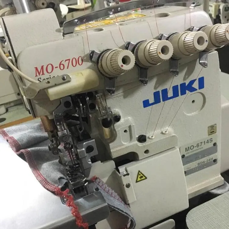 Máquina de coser Jukis 6714 de 4 hilos de segunda mano