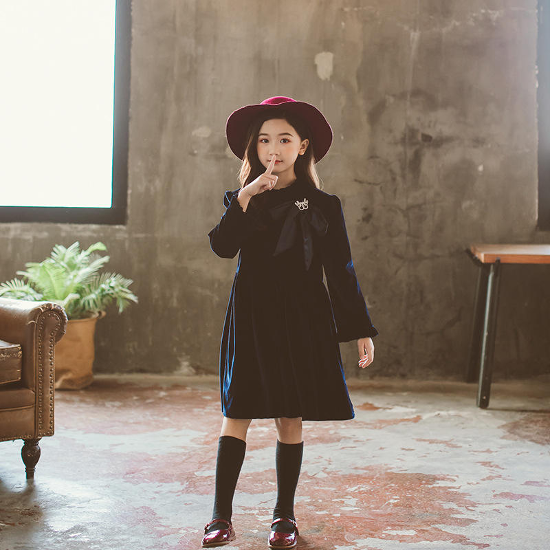 สีน้ำเงินกรมท่า