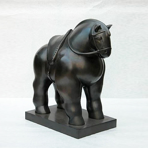 Moulage de la célèbre sculpture de cheval en bronze de roland botero - Product Image 4