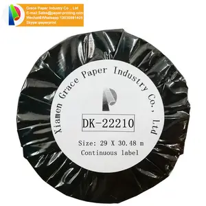 DK22210การจัดส่งสินค้าฉลาก DK 29มิลลิเมตรสีดำสีขาวกาวตนเองม้วนกระดาษความร้อน DK-22210 DK22210สำหรับเครื่องพิมพ์ QL