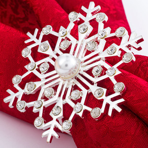 Flocon de neige strass rond de serviette pour le mariage avec Perle - Product Image 5