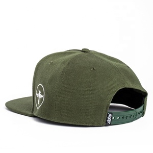 Chapeau Hip Hop <span class=keywords><strong>Oliver</strong></span> Green à 5 panneaux personnalisé à bord plat Casquette Snap Back à broderie 3d personnalisée - Product Image 3