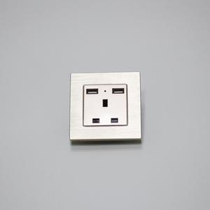 UK Hotel linie multimedia 3 pin steckdose mit <span class=keywords><strong>2</strong></span> usb-anschluss - Product Image 1