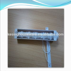 Folding wall mounted retractable clothesline - Product Image 4