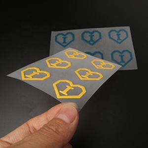 Étiquettes personnalisées en caoutchouc, avec Logo surélevé 3D en forme de cœur coloré, transfert de chaleur, pour T-shirts, vente en gros, pièces - Product Image 5