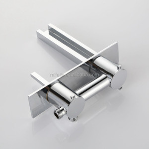 Bagno del bicromato di potassio placcato parete in lavaggio rubinetto del bacino lavello rubinetti dell'acqua lungo cascata becco con la luce del LED MLFALLS - Product Image 3