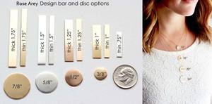 Dijes de inita grabados personalizados de moda, barra llena de oro de Dubái y colgantes de disco, collar, accesorios de joyería, barra espaciadora de soporte - Product Image 2