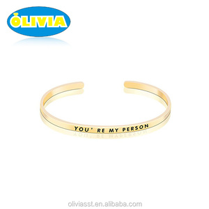 Lungo Layered Oro <span class=keywords><strong>Argento</strong></span> Riempito di Marcatura Laser Personalizzato Minimalista gioielli <span class=keywords><strong>Nome</strong></span> Placcato Barra Verticale Della <span class=keywords><strong>Collana</strong></span> - Product Image 4