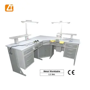 Technicien de laboratoire dentaire table