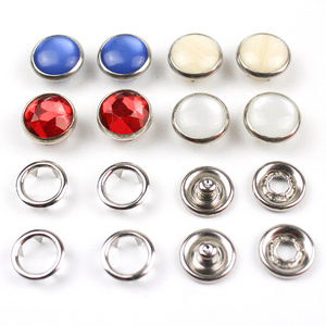 Nhà Máy Giá Tốt Nhà Cung Cấp Trực Tiếp Crystal <span class=keywords><strong>Pearl</strong></span> Vòng Kim Loại <span class=keywords><strong>Prong</strong></span> <span class=keywords><strong>Snap</strong></span> Nút Cho Quần Áo Trẻ Em Quần Áo - Product Image 6