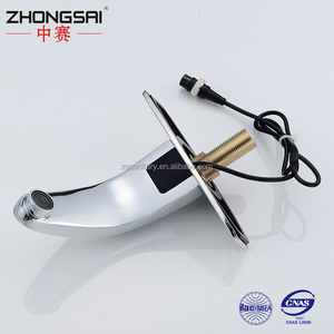 Latón pulido lavabo <span class=keywords><strong>grifo</strong></span> automático del <span class=keywords><strong>sensor</strong></span> <span class=keywords><strong>con</strong></span> acabado cromo - Product Image 5