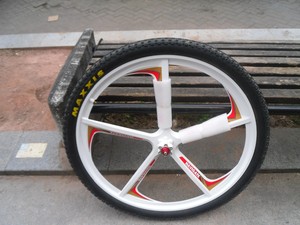 Ruota per <span class=keywords><strong>Mountain</strong></span> <span class=keywords><strong>Bike</strong></span> da 29 Pollici a 5 Razze in Magnesio per Bici da 29" - Product Image 4