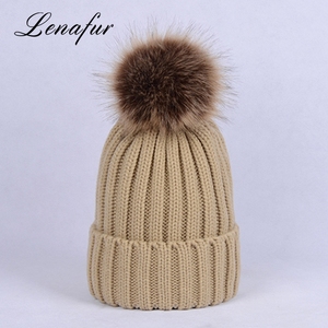 Ladies winter women Vogue crochet with POM ball hand woven Beanie realistic faux fur <span class=keywords><strong>animal</strong></span> hats - Product Image 6