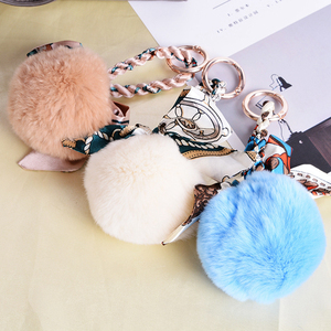 Yongze filles mignon ruban personnalisé <span class=keywords><strong>grosse</strong></span> <span class=keywords><strong>peluche</strong></span> <span class=keywords><strong>boule</strong></span> de fourrure porte-clés <span class=keywords><strong>peluche</strong></span> - Product Image 2