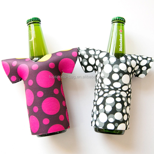 Fábrica al por mayor Linda camiseta de moda de <span class=keywords><strong>neopreno</strong></span> portabotellas de cerveza cubre - Product Image 1