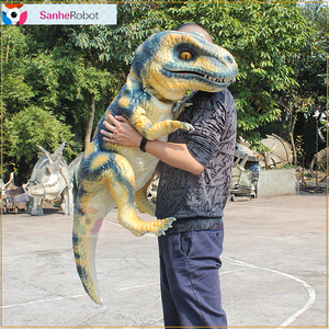 Marionnette à main animatronique réaliste Triceratop et Velociraptor accessoires de modèle pour enfants marionnette de dinosaure pour bébé - Product Image 6