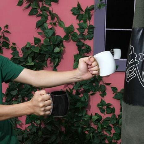 Zogift 2018 negro <span class=keywords><strong>especial</strong></span> puño plumero de mango knuckle taza - Product Image 4