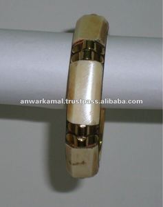 ขายส่งชั้นนําอินเทรนด์ออกแบบเองทองเหลืองทํามือกําไลข้อมือเรซิน - Product Image 1