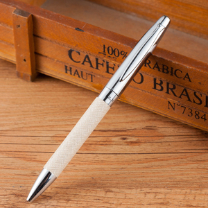 2024 logo personalizzato colorato rivestito in pelle brillante brillante in metallo bianco latte in pelle gel <span class=keywords><strong>penna</strong></span> a inchiostro - Product Image 1