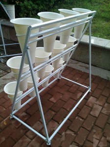 Giá để hoa kim loại tùy chỉnh với 12 chậu nhựa chất lượng cao, thích hợp cho nhà và vườn - Product Image 6