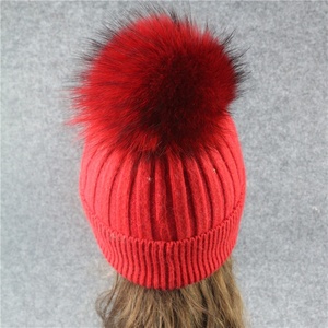 Invierno de punto sombrero con <span class=keywords><strong>peludas</strong></span> bolas de pelo de lana sensación mujeres Floppy Pom Beanie sombreros - Product Image 4