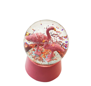 Resina fenicottero Glitter Glitter Glitter sfere di neve 80 -100mm - Product Image 1