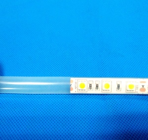 أنبوب سيليكون شفاف مرن على شكل نصف قمر لشريط إضاءة LED بعرض <span class=keywords><strong>8</strong></span> مم للوحات الدوائر المطبوعة - Product Image 3