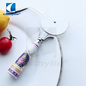 Cathylin أدوات مطبخ الفولاذ المقاوم للصدأ مقبض السيراميك جولة عجلة آلة قطع البيتزا - Product Image 2