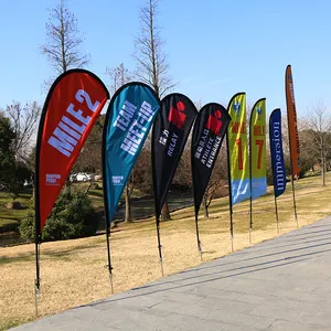 Diseño de logotipo personalizado al aire libre impreso personalizado pluma voladora lágrima bandera de playa bandera con postes Spike base cruzada para publicidad