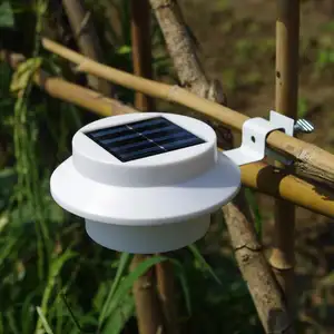 Solaire Alimenté 3 LED Lumière De Clôture Automatique SUR MARCHE/ARRÊT Pour Gouttière Jardin Extérieur