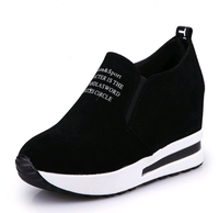 Nouvelles chaussures coréennes de style classique, chaussures de sport à enfiler, chaussures en toile décontractées, chaussures à plateforme