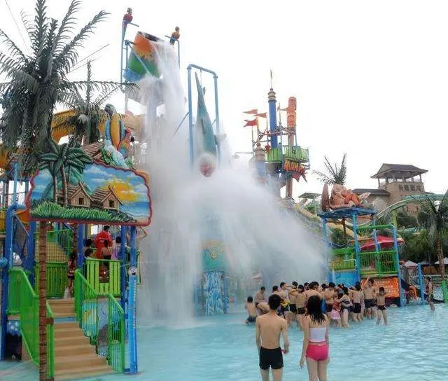 Su parkı oyunları, su parkı Aqua Town, sıçrama şehir çocuklar için
