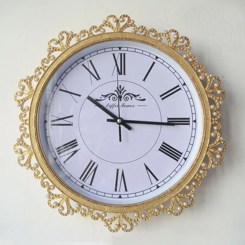 真珠の装飾で描かれたアンティークゴールド14インチの丸い金属フレームの壁時計