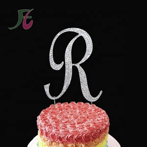 Nuovi Prodotti: Decorazione per Torta Nuziale Personalizzata con Lettere in Cristallo e Strass da A a Z - Product Image 5