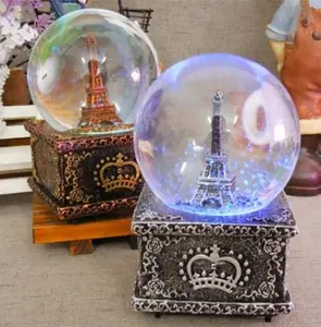 Eiffeltoren snowglobes met licht en muziek ronde voor souvenirs