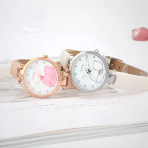 Geïmporteerd Eenvoudige Klassieke Stijl Lederen band Nieuwe Dames Mode Eenvoudige Diamanten wijzerplaat bloem gedrukt Dames oem horloge