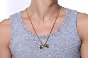 DY Temu Giảm Giá Mạnh Vòng Cổ Mặt Hình Quả Tạ Daren Tập Thể Dục Bằng Thép Không Gỉ Vòng Cổ Mặt Hình Quả Tạ Vàng Cho Nam - Product Image 2