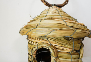 Maisons d'oiseaux suspendues tissées en paille naturelle faite à la main Cages nid perchoir poches <span class=keywords><strong>refuge</strong></span> d'oiseaux d'hiver - Product Image 5