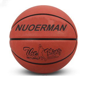 Ballon de basketball officiel 29,5 <span class=keywords><strong>personnalisé</strong></span> avec <span class=keywords><strong>logo</strong></span> et design, idéal pour la promotion 2026 – Nouveauté sportive en promotion - Product Image 3