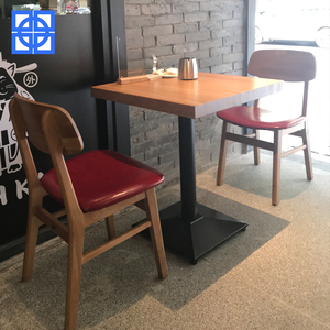 Conjunto de Muebles de Restaurante con Asientos de Cuero PU Rojo Comercial, Mesa con Superficie de Madera para Cafetería y Bar - Product Image 5