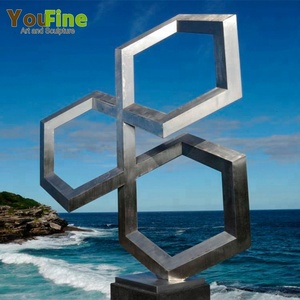 Urbano Holding Sphere Grandi Mani Scultura Con Colomba - Product Image 6