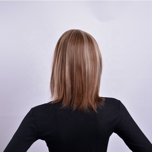 Le Parrucche Sintetiche Shaggy Corte e Liscie Marrone-Grigio, Best-seller per Donne Europee e Americane - Product Image 3
