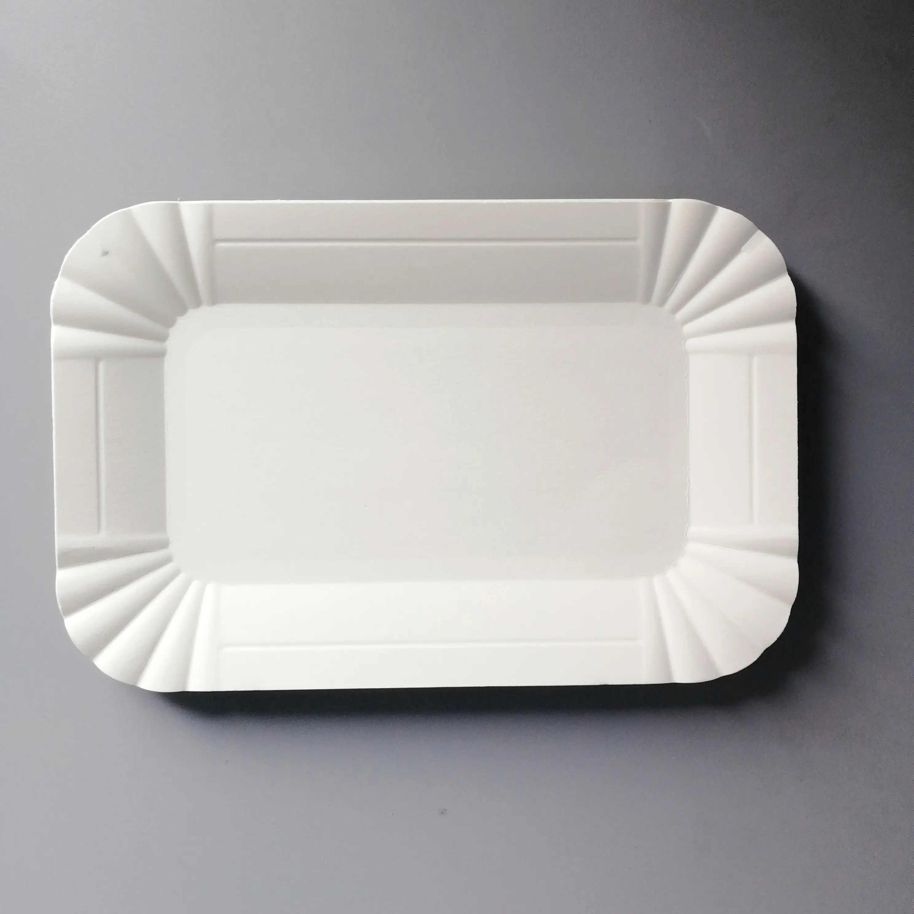 Высококачественное и новое сырье, Необычные прямоугольные бумажные тарелки, дизайн ваших собственных бумажных тарелок для вечеринки