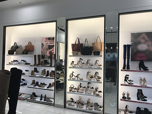 Bán Buôn Nhà Máy Giá Tùy Chỉnh Kích Thước Bán Lẻ Glass Wall Mount Giày Hiển Thị Kệ Trường Hợp Đối Với Trang Trí Cửa Hàng - Product Image 5