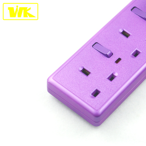 Enchufe de extensión WK 4 Gang, estándar británico con enchufe fundido UK, interruptor y azul neón - Product Image 2