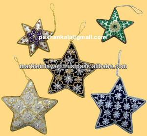 Ornement de décoration pour noël, produit brodé à la main - Product Image 1