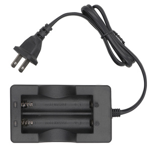 Caricabatterie <span class=keywords><strong>18650</strong></span> AC 110V 220V Doppio per <span class=keywords><strong>Batterie</strong></span> <span class=keywords><strong>18650</strong></span> 3.7V Ricaricabili agli Ioni di Litio con Spina EU/US - Product Image 4