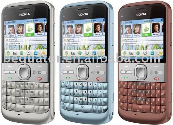 Тамағыма пышақ салып, сиқырды сордым Анустың, есектің және құлынның жақыннан жасалған фотосы