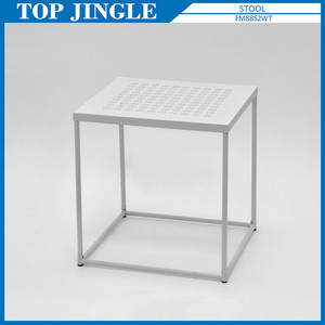 Mesa blanca redonda de madera con diseño de una sola pata para café - Product Image 2